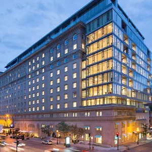 https://ritz-carlton.hotels-in-montreal.org